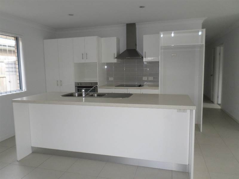 34 Romulus Circuit, Augustine Heights QLD 4300