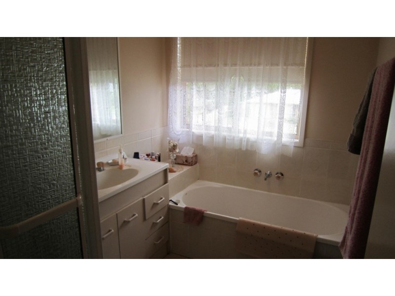 97 Equestrian Drive, Yamanto QLD 4305