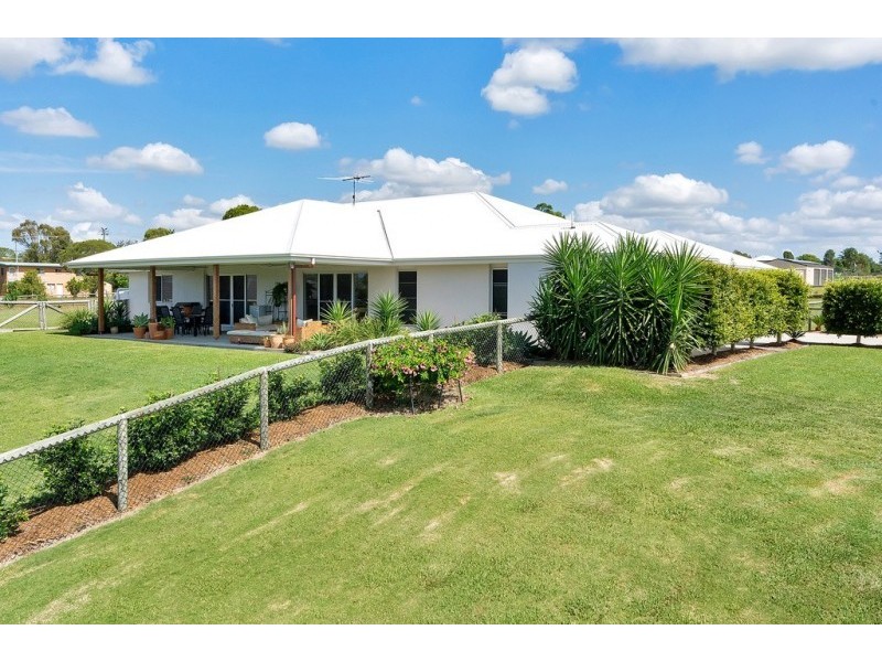 35 Peak Court, Peak Crossing QLD 4306