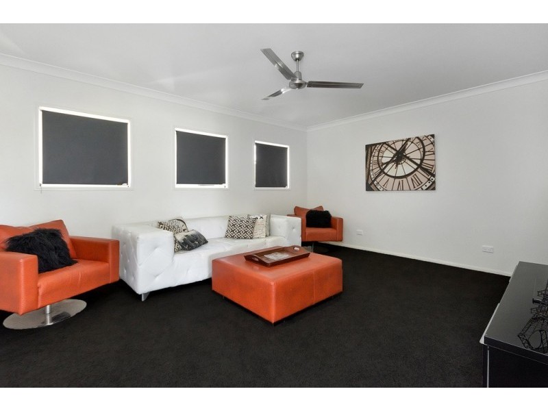 35 Peak Court, Peak Crossing QLD 4306