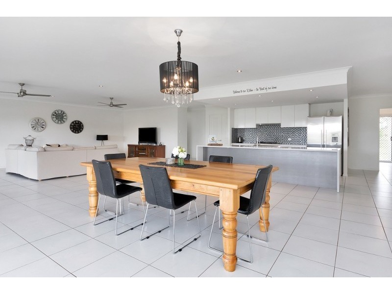 35 Peak Court, Peak Crossing QLD 4306