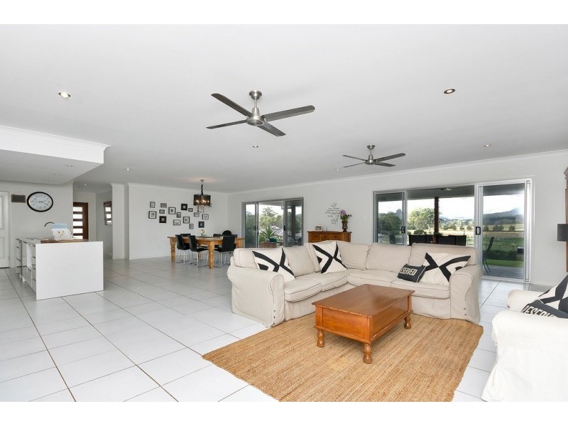 35 Peak Court, Peak Crossing QLD 4306