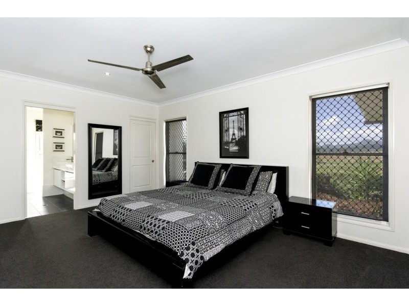 35 Peak Court, Peak Crossing QLD 4306