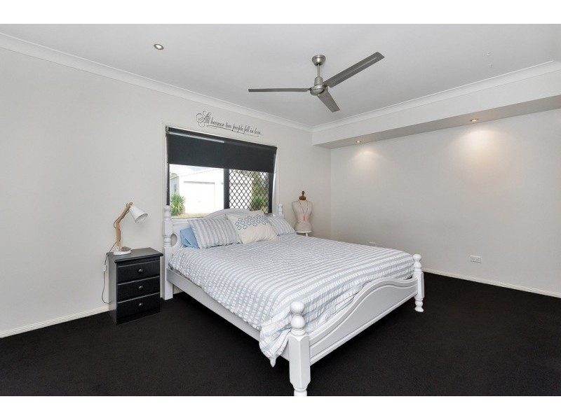 35 Peak Court, Peak Crossing QLD 4306