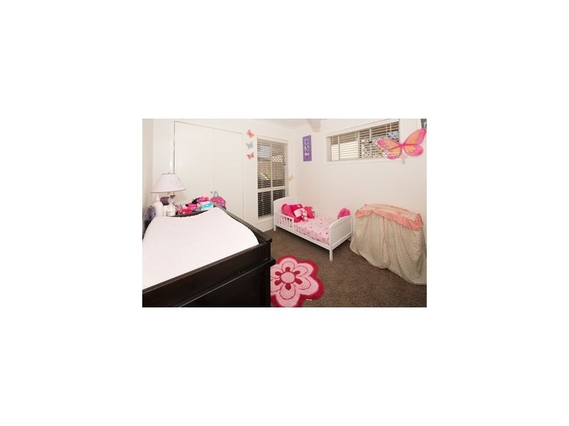 3 Wallace Street, Flinders View QLD 4305