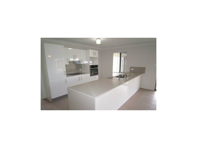 13 Petal Place, Yamanto QLD 4305