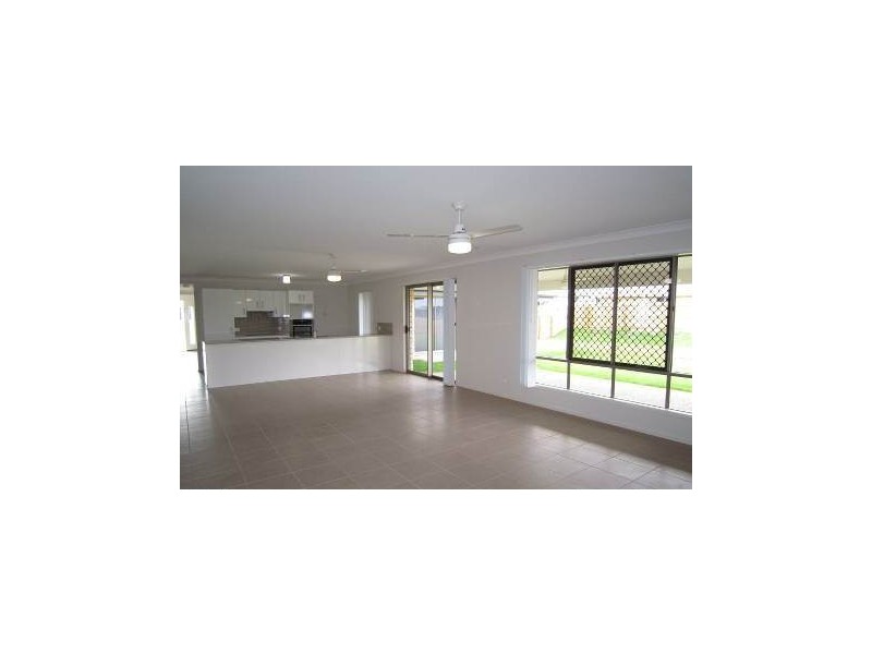 13 Petal Place, Yamanto QLD 4305