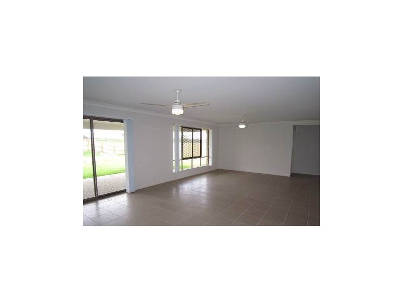 13 Petal Place, Yamanto QLD 4305