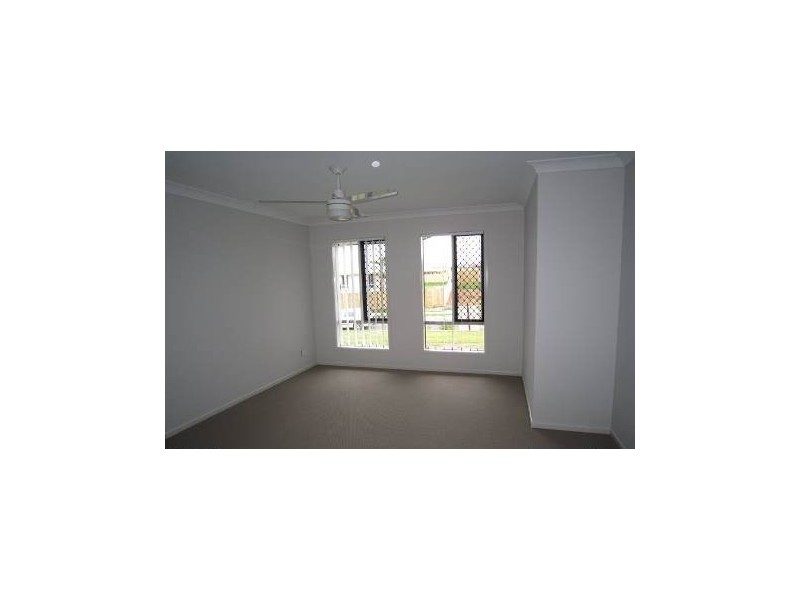 13 Petal Place, Yamanto QLD 4305