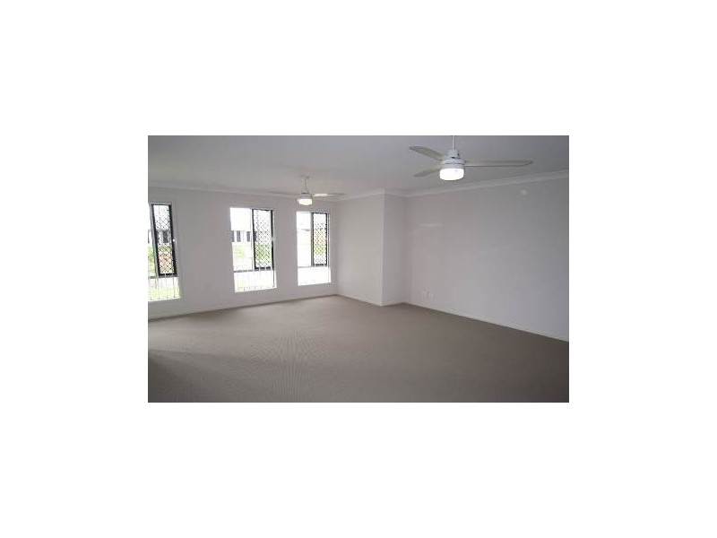 13 Petal Place, Yamanto QLD 4305