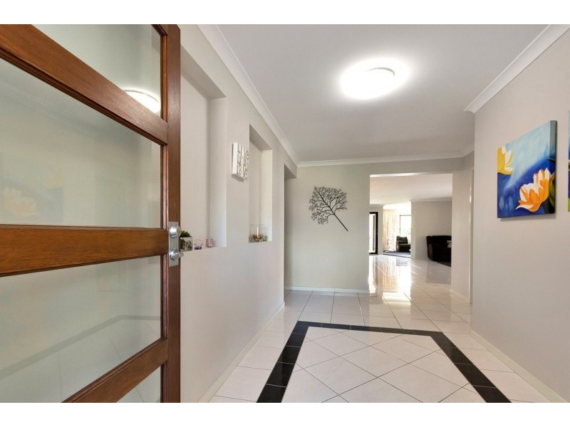 2 Piccadilly Court, Deebing Heights QLD 4306