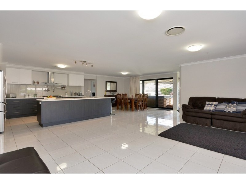 2 Piccadilly Court, Deebing Heights QLD 4306