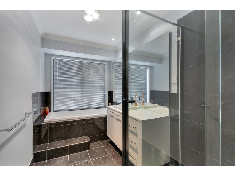 2 Piccadilly Court, Deebing Heights QLD 4306