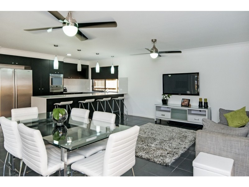 13 Spey Close, Deebing Heights QLD 4306