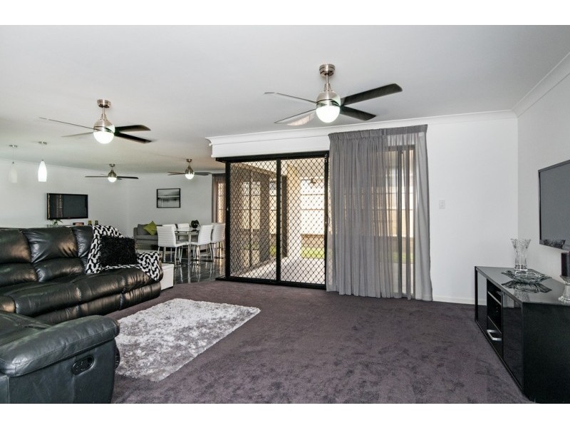 13 Spey Close, Deebing Heights QLD 4306