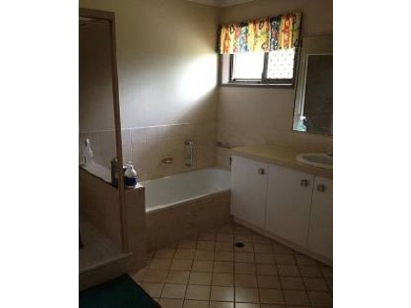 5 Gorston Close, Yamanto QLD 4305