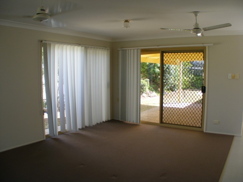 21 Dianthus Place, Flinders View QLD 4305