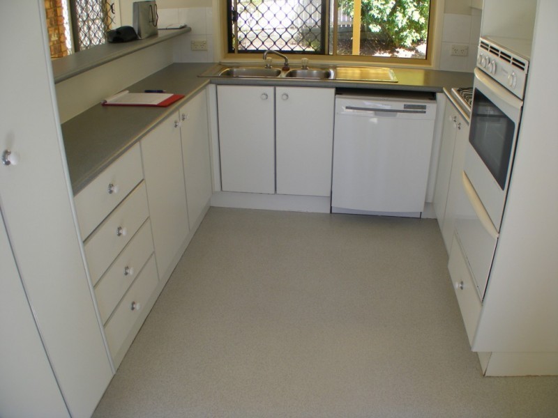 21 Dianthus Place, Flinders View QLD 4305