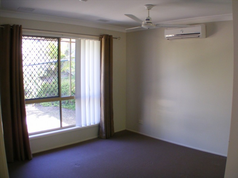 21 Dianthus Place, Flinders View QLD 4305
