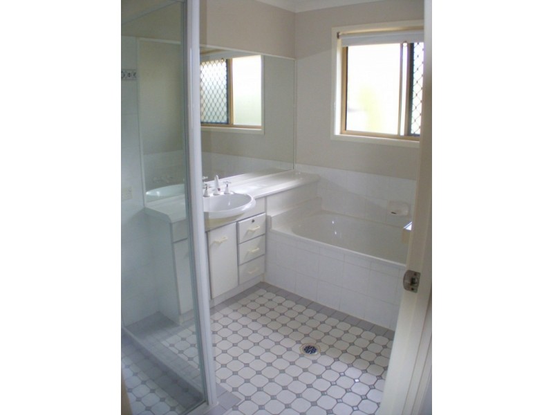 21 Dianthus Place, Flinders View QLD 4305