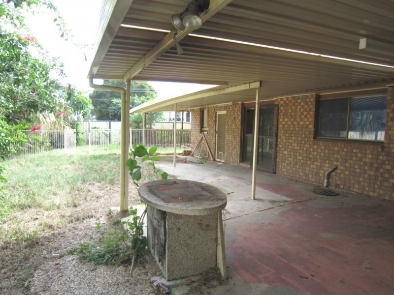 1 Midland Street, Yamanto QLD 4305