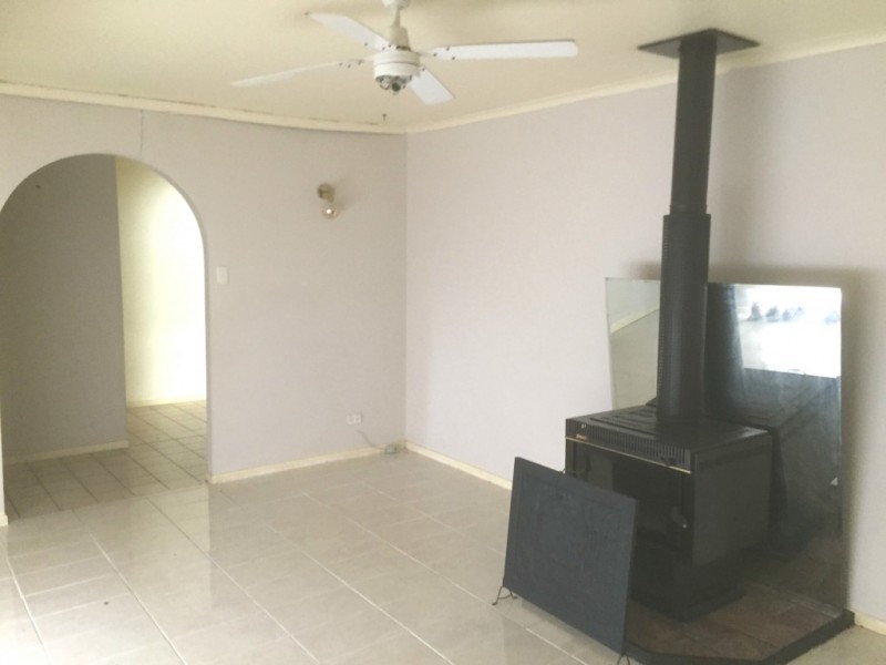 1 Midland Street, Yamanto QLD 4305