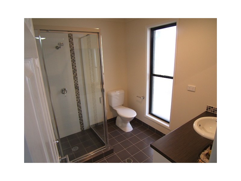 1 & 2/119 Haig Street, Brassall QLD 4305