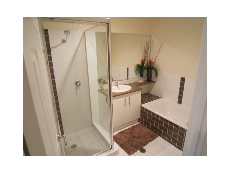 1 & 2/119 Haig Street, Brassall QLD 4305