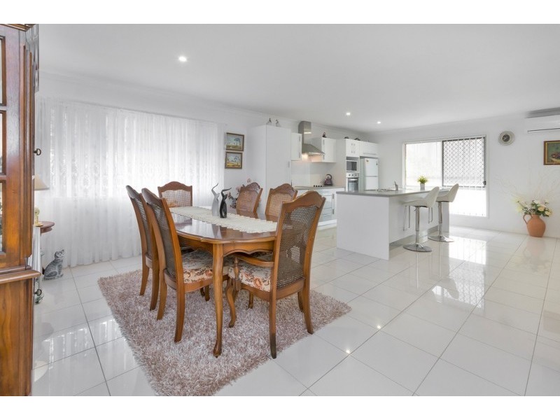 51 Kordan Boulevard, Raceview QLD 4305