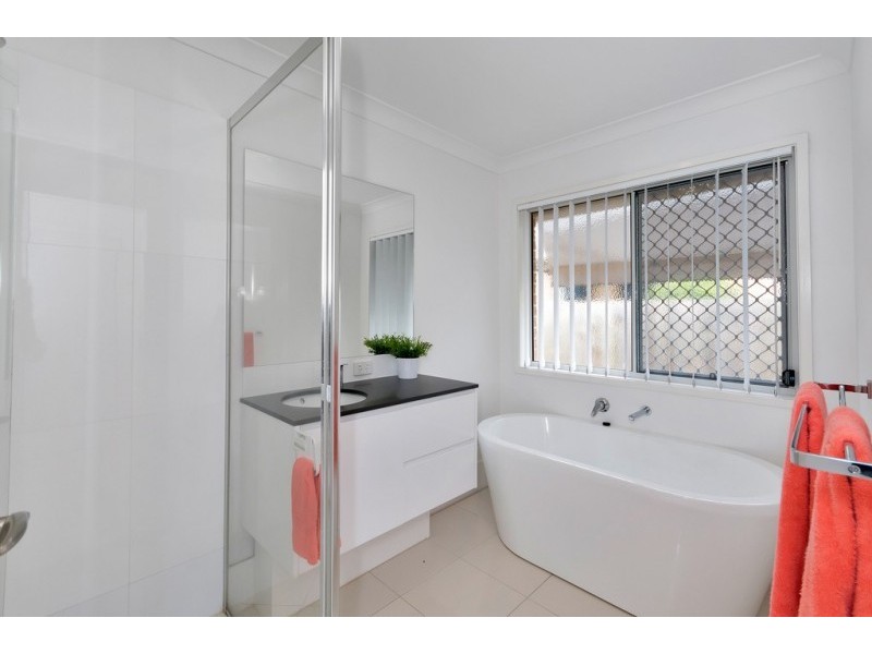 51 Kordan Boulevard, Raceview QLD 4305