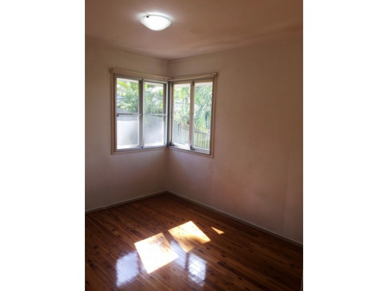 22 Wentworth Street, Leichhardt QLD 4305