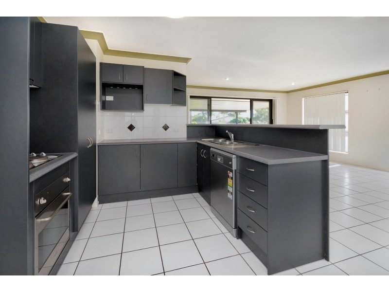 25 Banksia Drive, Raceview QLD 4305