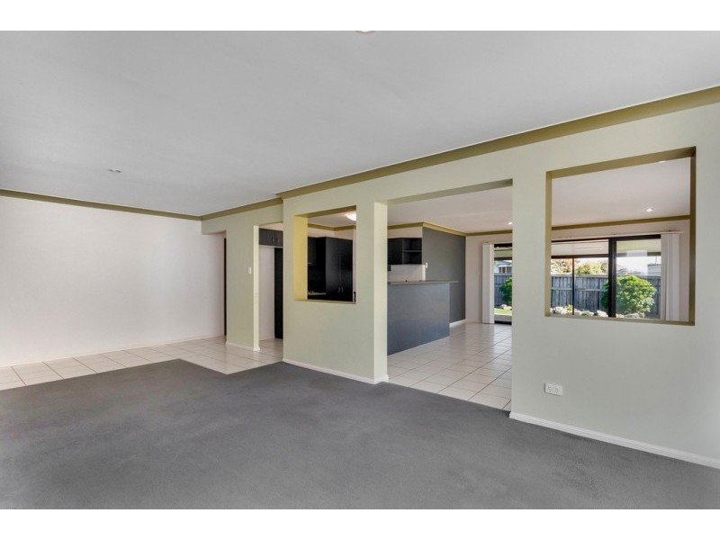 25 Banksia Drive, Raceview QLD 4305