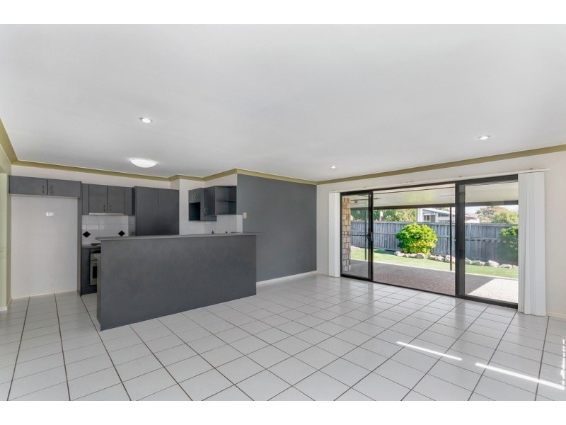25 Banksia Drive, Raceview QLD 4305