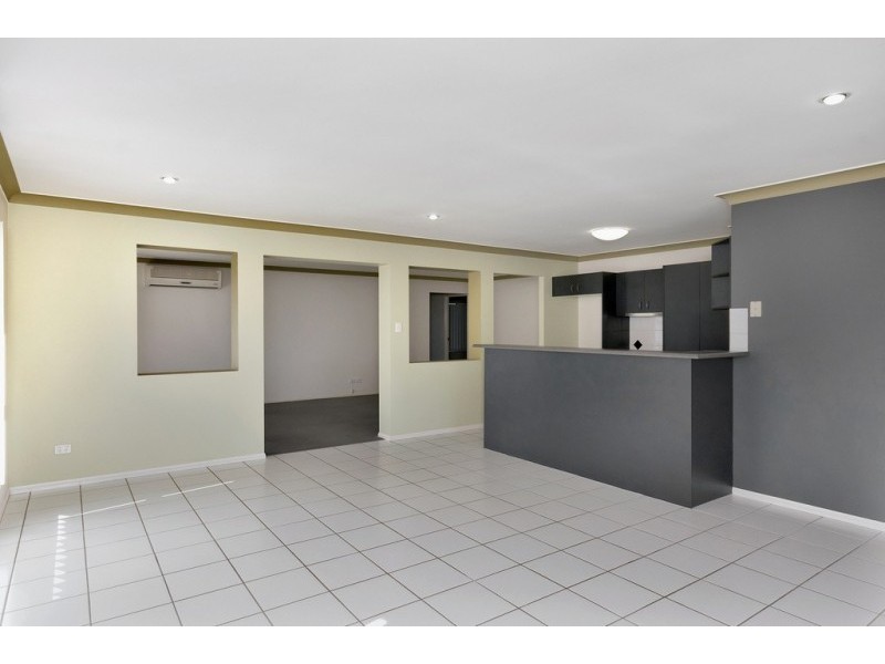 25 Banksia Drive, Raceview QLD 4305