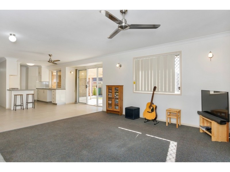 38 Elmhurst Crescent, Flinders View QLD 4305