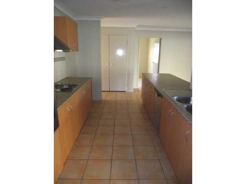 18 Sandhurst Place, Brassall QLD 4305