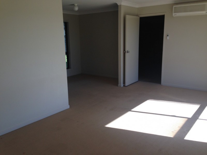 18 Sandhurst Place, Brassall QLD 4305