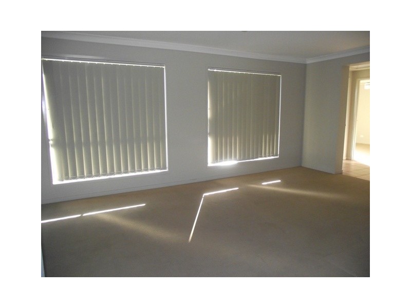 18 Sandhurst Place, Brassall QLD 4305