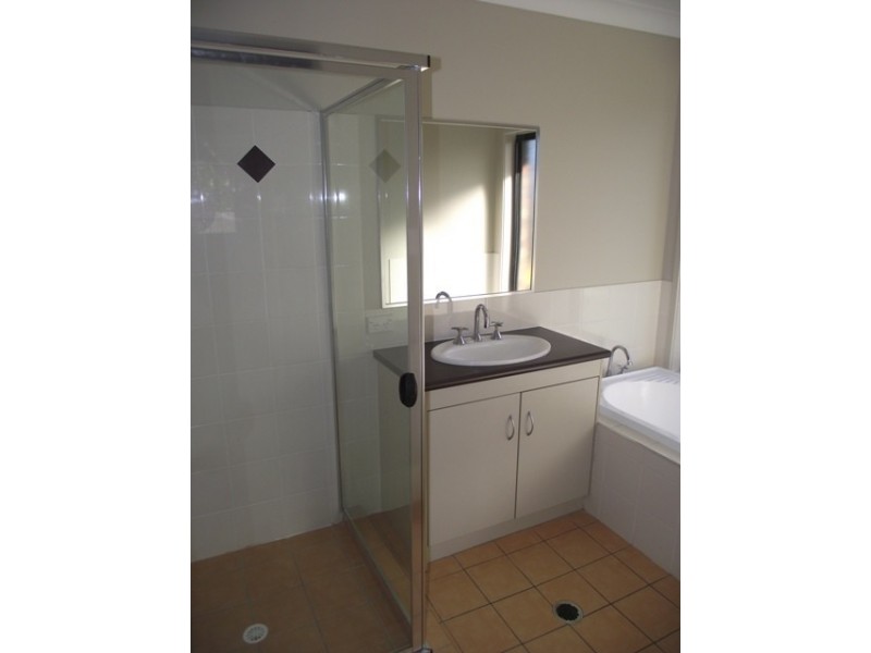 18 Sandhurst Place, Brassall QLD 4305