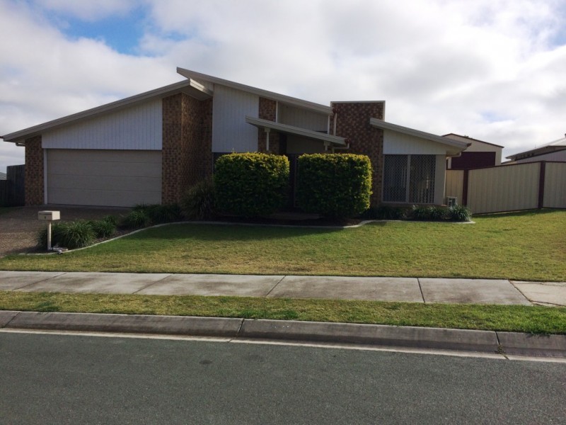 8 Darlington Court, Flinders View QLD 4305