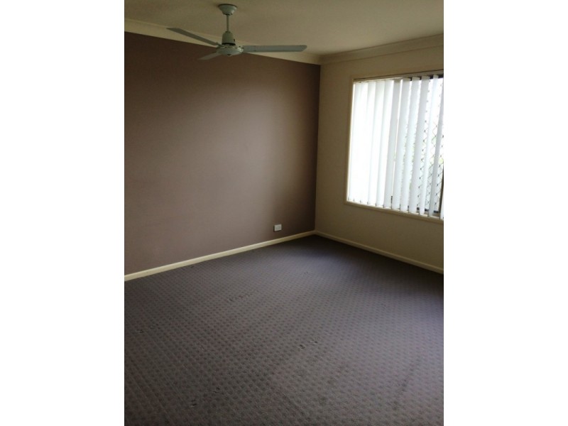 8 Darlington Court, Flinders View QLD 4305