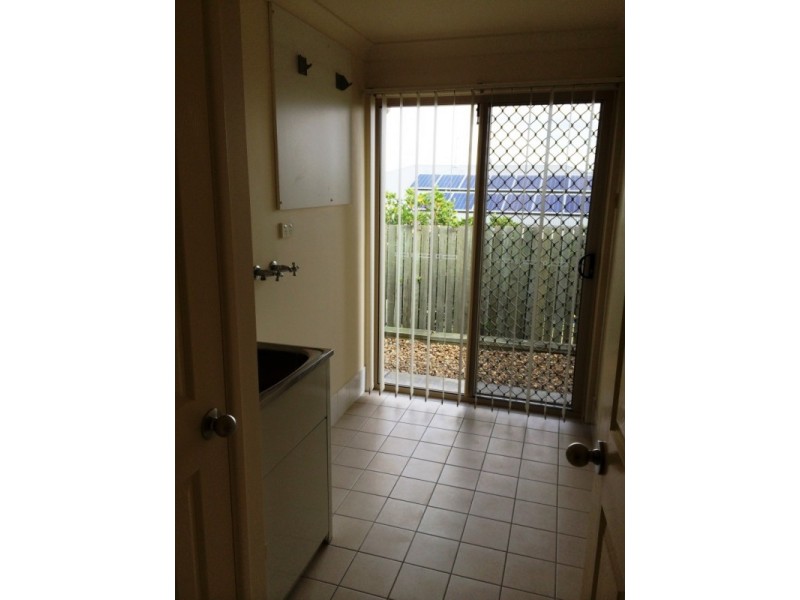 8 Darlington Court, Flinders View QLD 4305