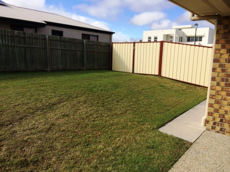 8 Darlington Court, Flinders View QLD 4305