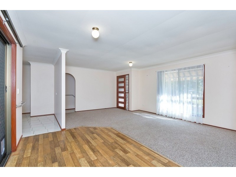 9 Boettcher Ave, Flinders View QLD 4305