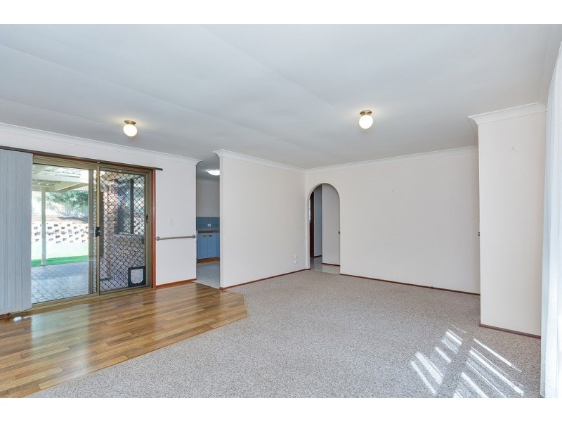 9 Boettcher Ave, Flinders View QLD 4305