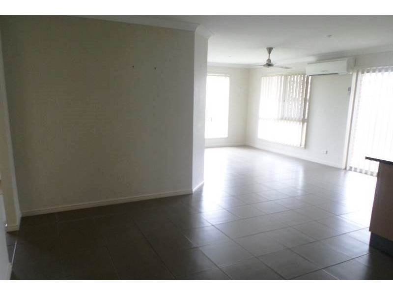 8 Jack Conway Street, One Mile QLD 4305