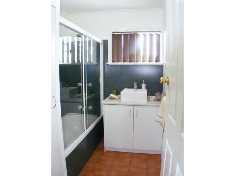 44 Cemetery Road, Eastern Heights QLD 4305