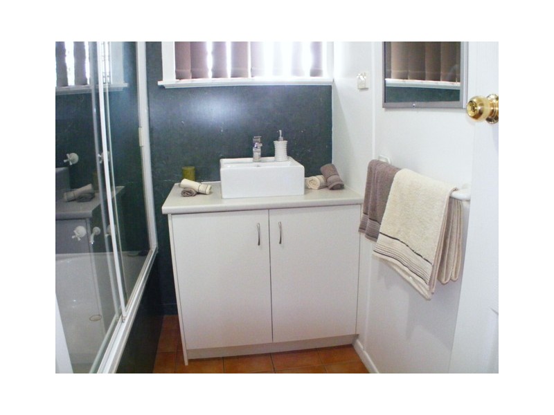 44 Cemetery Road, Eastern Heights QLD 4305