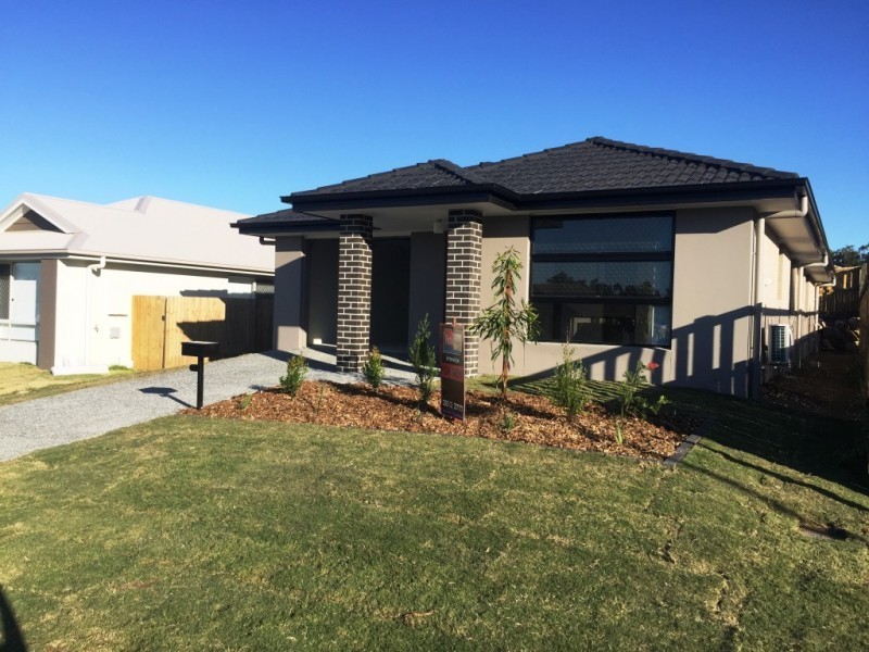 24 Bowerbird Street, Deebing Heights QLD 4306